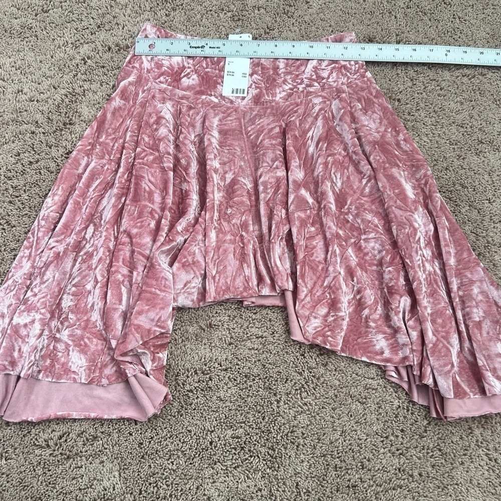 NWT new urban outfitters silence + noise SMALL pink velvet uneven hem skirt UO - Picture 13 of 15